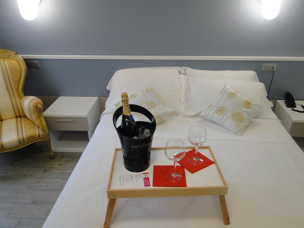 Hotel Moderno Grumello del Monte Rum bild